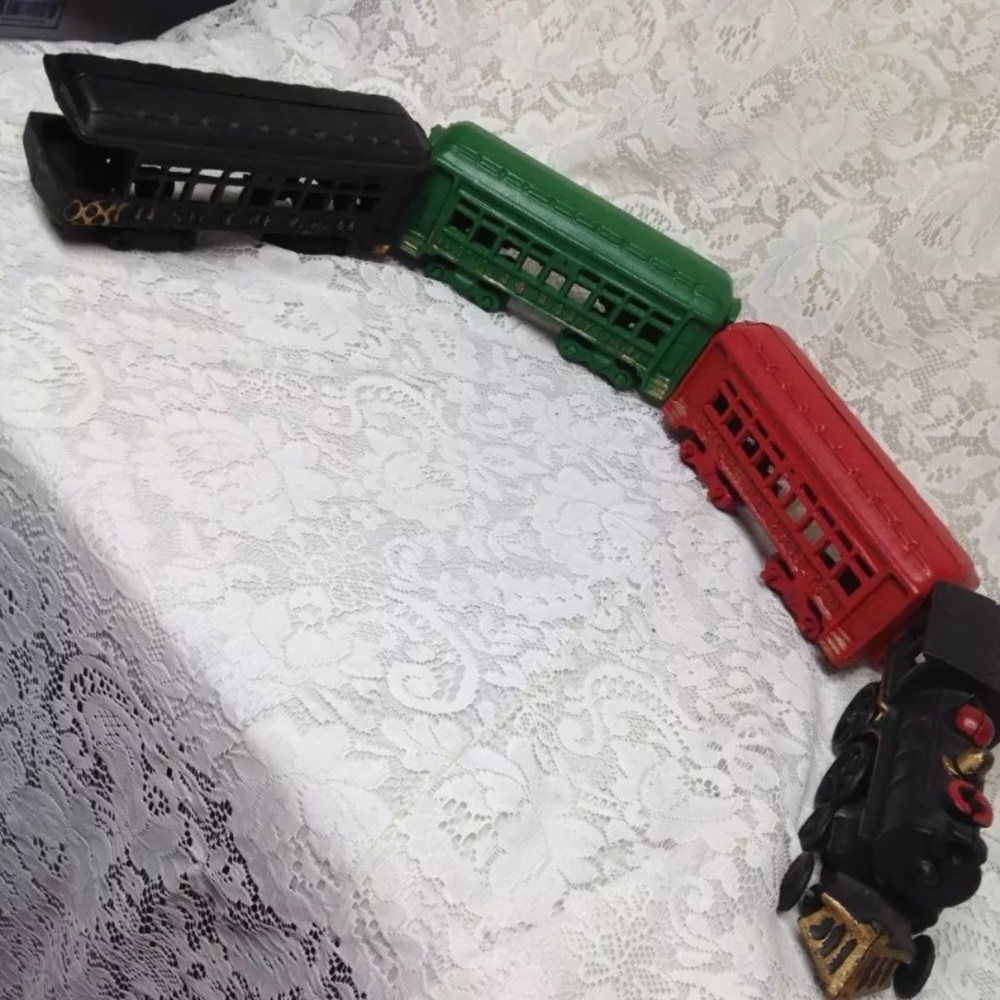 Vintage, RR 44, St. Louis-Ohio River 4 piece Cast Iron 38in Toy Train